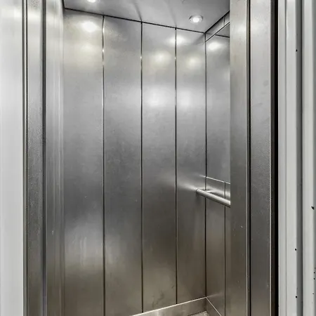 Neue - Stylisch - Citynah - Mit Lift - Naehe Dus & Dortmund & Koeln & Essen ヴッパータール