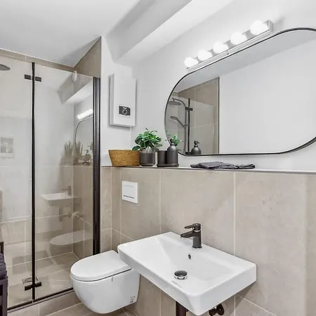 Neue - Stylisch - Citynah - Mit Lift - Naehe Dus & Dortmund & Koeln & Essen *